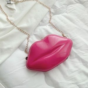 Pink lips crossbody bags